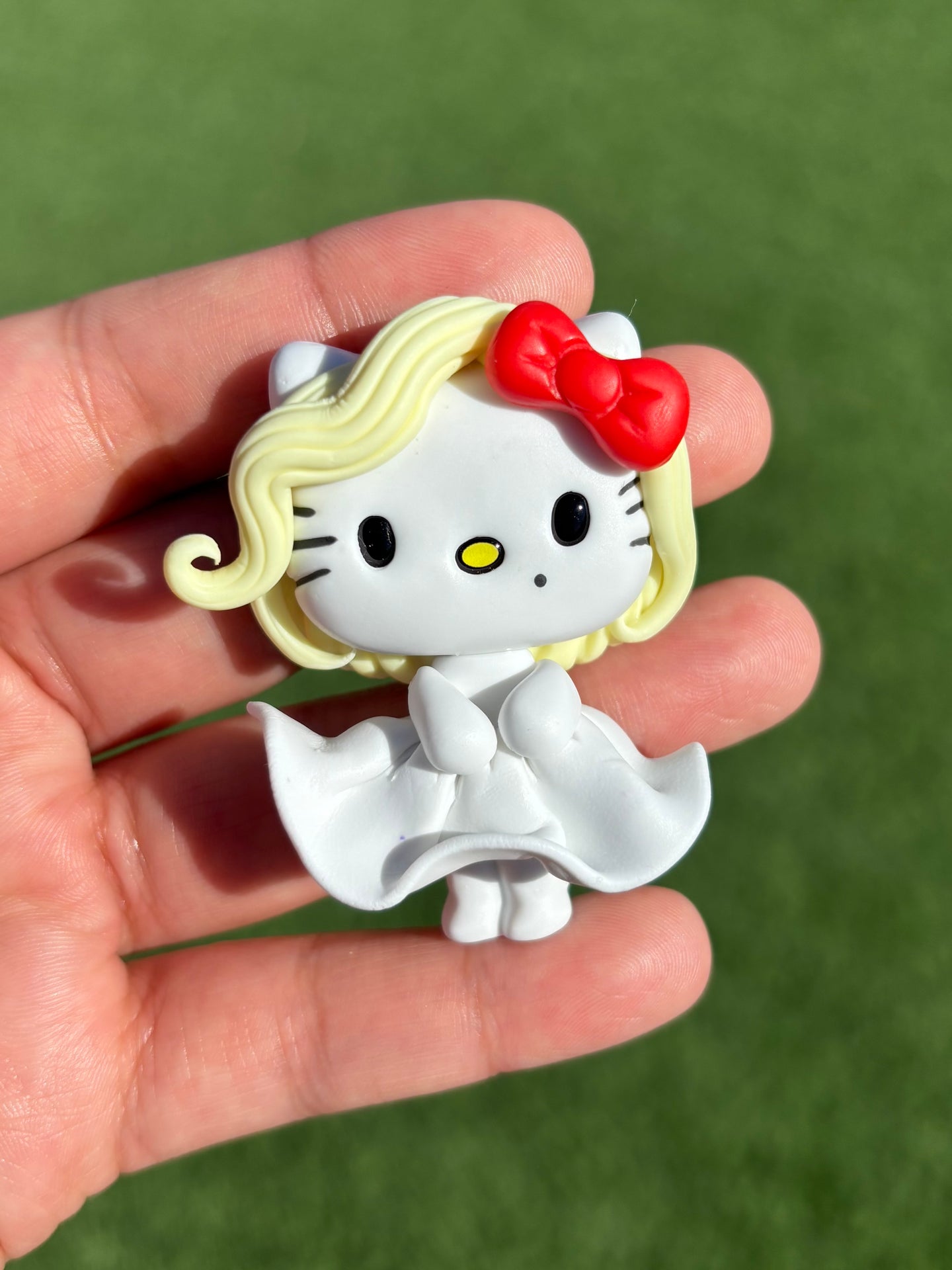 Hello Kitty Monroe